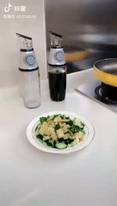 Oil and vinegar dispenser cooking and vinegar seasoning bottle with no drip spout 500ml glass bot/SM