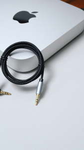 CABLETIME Kabel Aux 3.5mm 90 Degree Right Angle Audio Aux Male to Male Premium