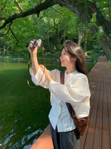 เสื้อเชิ้ตแขนยาวทรงหลวมคอโปโลสีขาวสไตล์ฝรั่งเศสญี่ปุ่นฤดูใบไม้ผลิและฤดูใบไม้ร่วงใหม่ เสื้อเชิ้ตผู้หญิงสัมผัสระดับไฮเอนด์