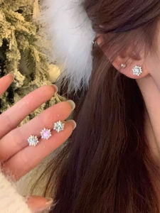 Ultra-Shiny Snowflake Zircon 925 Silver Needle Earrings Sleepwear-Friendly Elegant Unique Hoop Ear Cuffs Fashion Jewelry