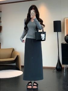 กระโปรงทรงเอเอวสูงสีเทาอ่อน ทรงสลิมฟิตสำหรับผู้หญิง ช่วงฤดูร้อนใหม่ไซส์ใหญ่ เหมาะกับตัวแบบลูกแพร์ กระโปรงสั้น