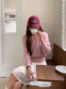 Women's Summer Wide Brim Baseball Cap: Sun Protection Retro Red Bucket Hat, Casual Cotton Cap for Traveling, All Seasons Outdoor Hat