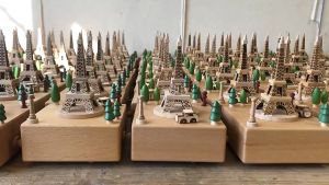 Hộp Nhạc Gỗ Tháp Eiffel Paris Trang Trí Quà Tặng