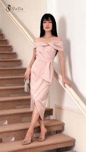 Vella Fashion - Đầm trễ vai đắp tà VD23093