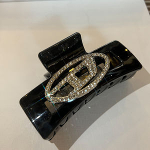 Acrylic Letter Full Drill Hair Claw Simple Elegance High Quality Shark Tail Hair Accessory for Women Fashionable Hair Grips