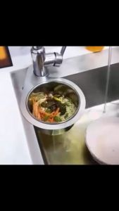 Rak Saring Segitiga Penyimpanan Sudut Kitchen Wastafel/Rak Saringan Sudut Wastafel Cuci Piring Bentuk Segitiga Multifungsi Stainless Tempat Sabun Spons Cuci Piring/Kitchen Sink Filter Basket/Keranjang Filter Air Stainless Tempa LS