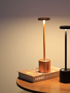 โคมไฟตั้งโต๊ะ LED 3 ระดับแสง 3 สี USB 3 พิน ปรับแสงได้ สำหรับห้องนอน ร้านอาหาร บาร์