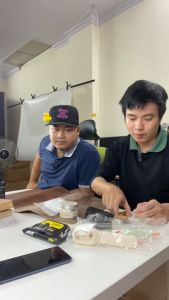 Kem dưỡng đồ da (Shoe cream) dầu cừu giúp đồ da làm sáng bóng chống nứt nẻ. Xi dùng cho (giày dép da áo da cặp  túi…)