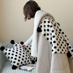 Thickened Winter Milk Velvet Pillow Blanket Two-In-One Office Sofa Nap Car Seat Cushion Combine Polyester Fiber Square Plush