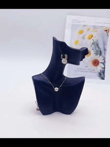 Desktop Resin Pendant Holder Showcase Jewelry Display Stand for Necklaces Small Trinket Accessories