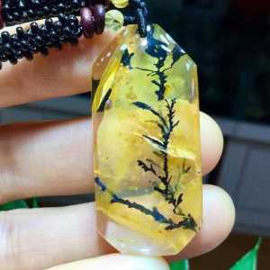 Pure natural rare item [Manganite] "Natural Little Tree" personalized safe and secure pendant a beautiful painting the tree shape is complete forming a complete little tree - a natural ink painting formed by nature]