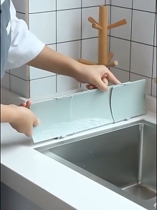 AKIRO Malaysia Adjustable Splash Guard Basin Water Sink Flap Block Household Kitchen Water Barrier Oil-Proof Splashproof Baffle Sink Partition Splash Partition 挡水板 隔水神器