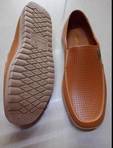 4tt 596 sepatu karet warna HTM.tan.coklt tua