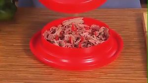 Meat ( e.g Chicken )Shredder with Handles and Non-Skid Base for Ground Beef Pulled Pork and Chicken (Red)( Local Stock Available )