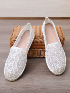 Giày Lưới Đế Mềm Mùa Hè Cho Nữ Giày Lười Đế Bằng Ren Khoét Sâu Giày Đơn Phong Cách Paris Giày Vải Bắc Kinh Cổ Điển