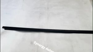 Pelipit Karet Kaca Luar Toyota Yaris 2006-2013 Depan 68210-0D080