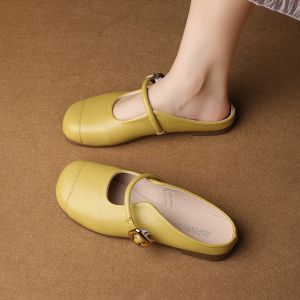 รองเท้าแตะหนังสวมสบายสำหรับผู้หญิง ฤดูร้อน 2025 รองเท้าแตะแบบสวมส้นเตี้ย พื้นยางกันลื่น สวมใส่สบาย สไตล์ลำลอง