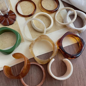 Bộ 32 Vòng Tay Nhựa Acrylic Kiểu Dáng Thời Trang Dành Cho Nữ Phong Cách Retro Punk Màu Cà Phê Thiết Kế Rộng Không Đều Vòng Đeo Tay Cổ Điển Trang Sức Dự Tiệc