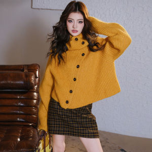 MIUCO | Áo Khoác Sweater Cổ Cao Bền Đẹp Màu Vàng