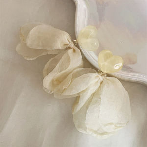 Zoozmini สไตล์ฝรั่งเศสต่างหูดอกไม้สีเหลืองแปลกใหม่พิเศษสําหรับผู้หญิงโลหะผสมชุบเงินและทองเหมาะสําหรับวันหยุดและคนรักแฟชั่น