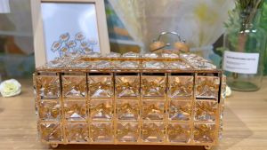 Europe Style Tissue Box Luxury Crystal Paper Towel Storage Box Living Room Tissuer Home Supplies for Table Car Kotak Tisu Kristal Rumah Mewah Deko 水晶紙巾盒