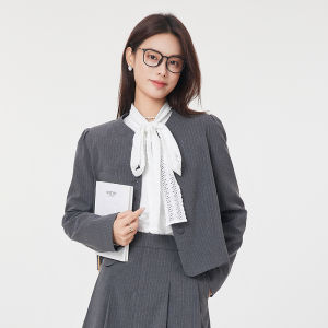 Short Commute Suit Set for Petite Women