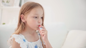 Bộ Đồ Chơi Mô Phỏng Trang Điểm Set Make Up Giả Không Màu Thúc Đẩy Sáng Tạo Cho Bé An Toàn Tuyệt Đối - Set 3 món