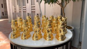 Tượng Mèo Đồng Ngồi Bệ Mạ 24k Kích Thước Cao 15cm Nặng 1Kg (Có Cả Hộp Quà Tặng) - Quà Tặng Phong Thủy Ý Nghĩa