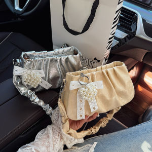 กระเป๋าสะพายไหล่ทรงสี่เหลี่ยมขนาดใหญ่สีเงิน กระเป๋าสะพายไหล่แบบพับได้ แฟชั่นสำหรับผู้หญิง กระเป๋าสะพายไหล่แบบลำลองสำหรับใช้ในชีวิตประจำวัน