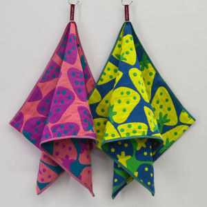 Pure Cotton Yarn Towel Large Absorbent Soft Bath Towel for Home Use Non-shedding Cute Cartoon Baby Bath Towel