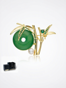 TH | Mothers Natural Green Chalcedony Brooch