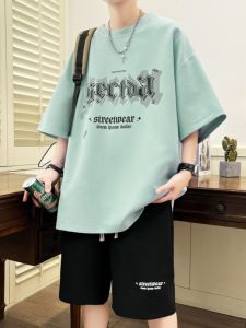 เสื้อยืดแขนสั้นผู้ชาย ชุดกีฬา แฟชั่น เยาวชน น่ารัก ฤดูร้อน ใหม่ เสื้อยืดผู้ชาย ทรงหลวม ผ้าโพลีเอสเตอร์ แฟชั่นฤดูร้อน