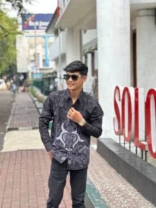 KEMEJA PREMIUM BANUAJI KLASIK BATIK FLORIST