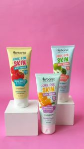 Perawatan Tubuh Wanita dengan Body Lotion Herborist Beauty & Juice For Skin 180 Ml