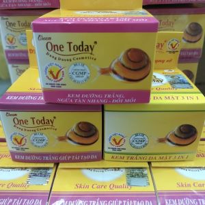 Kem dưỡng trắng ngừa tàn nhang và đồi mồi 8Gr kem tái tạo 8Gr kem mặt 3 in1 5Gr ốc sên One Today