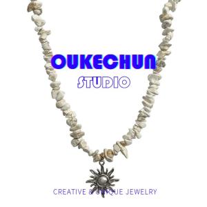 OUKECHUN สร้อยคอโซ่แสงแดดสไตล์ย้อนยุคสำหรับผู้หญิง ดีไซน์ระดับไฮเอนด์ โซ่กระดูกไหปลาร้าแบบน้ำหนักเบา โซ่คอแบบชาติพันธุ์ สร้อยคอแบบใหม่