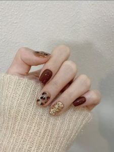 เล็บประดับเลื่อมลายเสือดาว ทรงสั้น ทำมือ แบบถอดได้ ใส่ได้ทันที สีน้ำตาลอ่อน ผลิตจากจีนแผ่นดินใหญ่