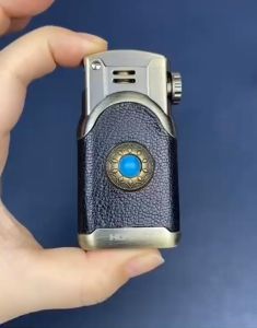 Bật lửa xăng đá Honest bọc da đính đá BCZ786 ĐỘC LẠ