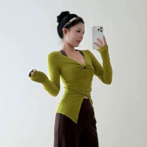 Slim Fit V-Neck Knit Top