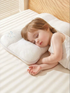 KUB | Washable Seasonal Child Pillow