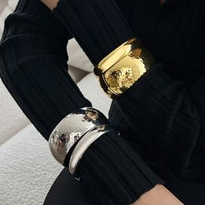 Vòng tay nữ kim loại phụ kiện đeo tay ngầu cá tính xinh đẹp thời trang Châu Âu Mỹ