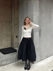 Classic Retro Modern Mini Black Skirt for Women with Wide A-Line Silhouette Low Waist Fall Winter New Arrival Cotton 100%