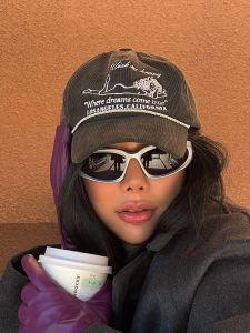 Y2K คาร์ดาเชี่ยนแว่นกันแดดกันแดดแว่นกันแดดโพลาไรซ์สำหรับกีฬากลางแช่ ที่มีแว่นกันแดดกันแดดแว่นกันแดดโพลา สำหรับเทคโนโลยีในอนาคตแว่นตากันแดดแบบพังค์