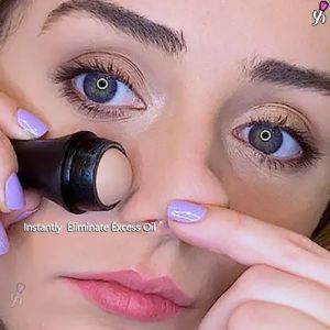 Face Oil-Absorbing Volcanic Face Roller Facial Skincare Tool Stick Mini