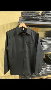 เสื้อคลุมเเมสเซ็นเจอร์ Messenger สีดำ ปกเชิ็ต ซิปหน้า สำหรับใส่ส่งเอกสารต่างๆ สินค้าผลิตไทยเนื้อผ้าเบาลื่นใส่สบายทรงสวย