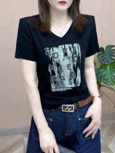 เสื้อยืดคอกว้างแขนสั้นพิมพ์ลายตัวอักษรสไตล์เกาหลีสำหรับผู้หญิง ฤดูร้อน 2025 แฟชั่นสบายๆ หลวมๆ เสื้อยืดคอกลมสำหรับผู้หญิง