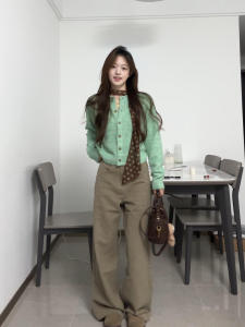 Áo Len Cardigan Dệt Kim Màu Xanh Lá Cây Ôm Vừa Vặn Phong Cách Hàn Quốc Cho Nữ Mùa Thu 2025 Áo Khoác Ngoài Áo Len Cổ Tròn Dài Tay