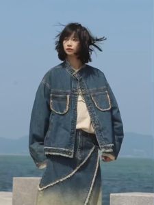 เสื้อแจ็คเก็ตยีนส์ คอจีนไม่มีปก (Size : S - 2XL) ผู้หญิง แต่งขอบรุ่ย เนื้อผ้ายีนส์ไม่หนาใส่สบาย