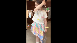 ฺBB132 ชุดเด็กผู้หญิงสุดคิ้วท์ เสื้อพิมพ์ลายตัวอักษร + กระโปรงระบายพาสเทลฟรุ้งฟริ้ง