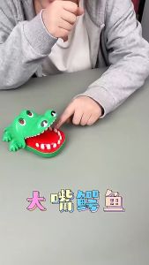 Kids Interactive Crocodile Bite Finger Game Thrilling Press Teeth Snap Action Family Fun Party Group Activity Challenge Toy for Boys Girls